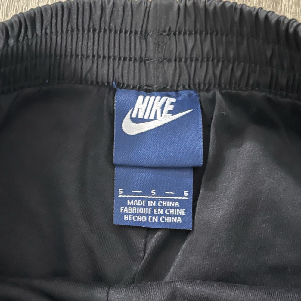 Nike Pants - Picture 3 of 4